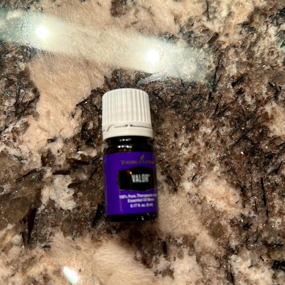 Brand new 5 ml bottle of Valor essential oil.
